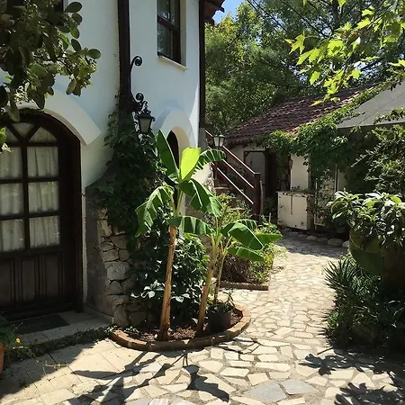 Porto Ceneviz Guest house